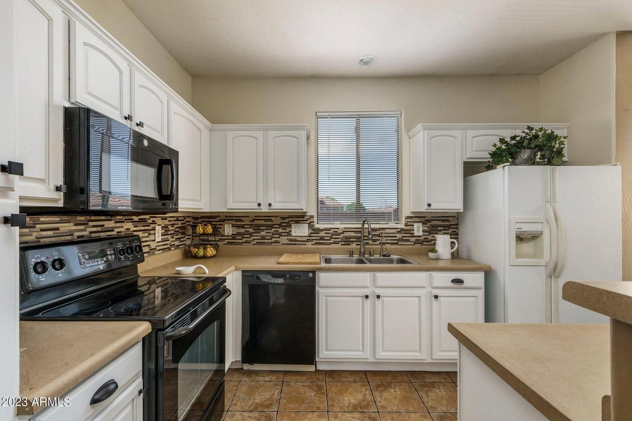 4802 N 96th Ave., Phoenix, AZ 85037