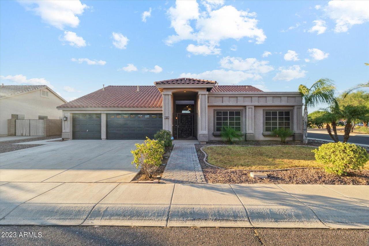 4908 W Siesta Way, Laveen, AZ 85339