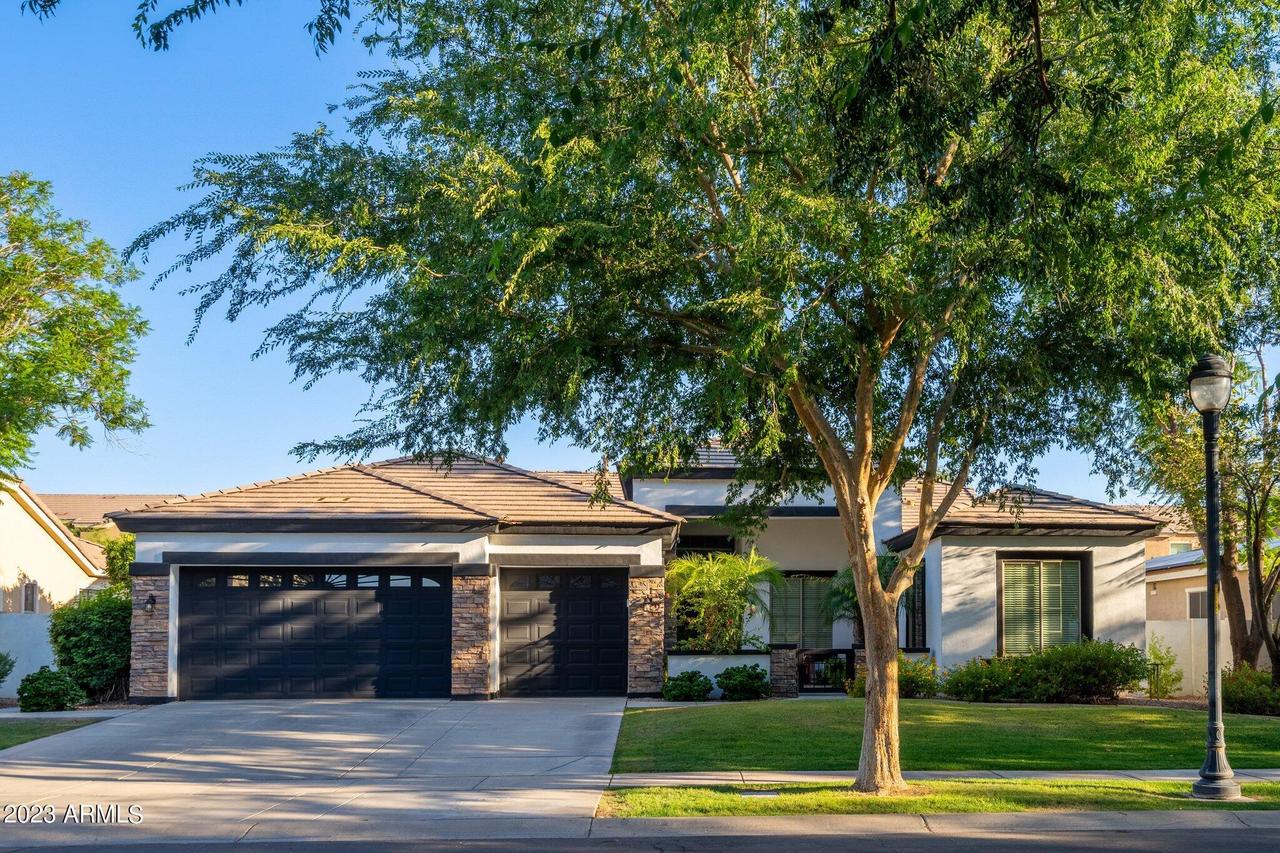 2989 E Comstock Dr., Gilbert, AZ 85296