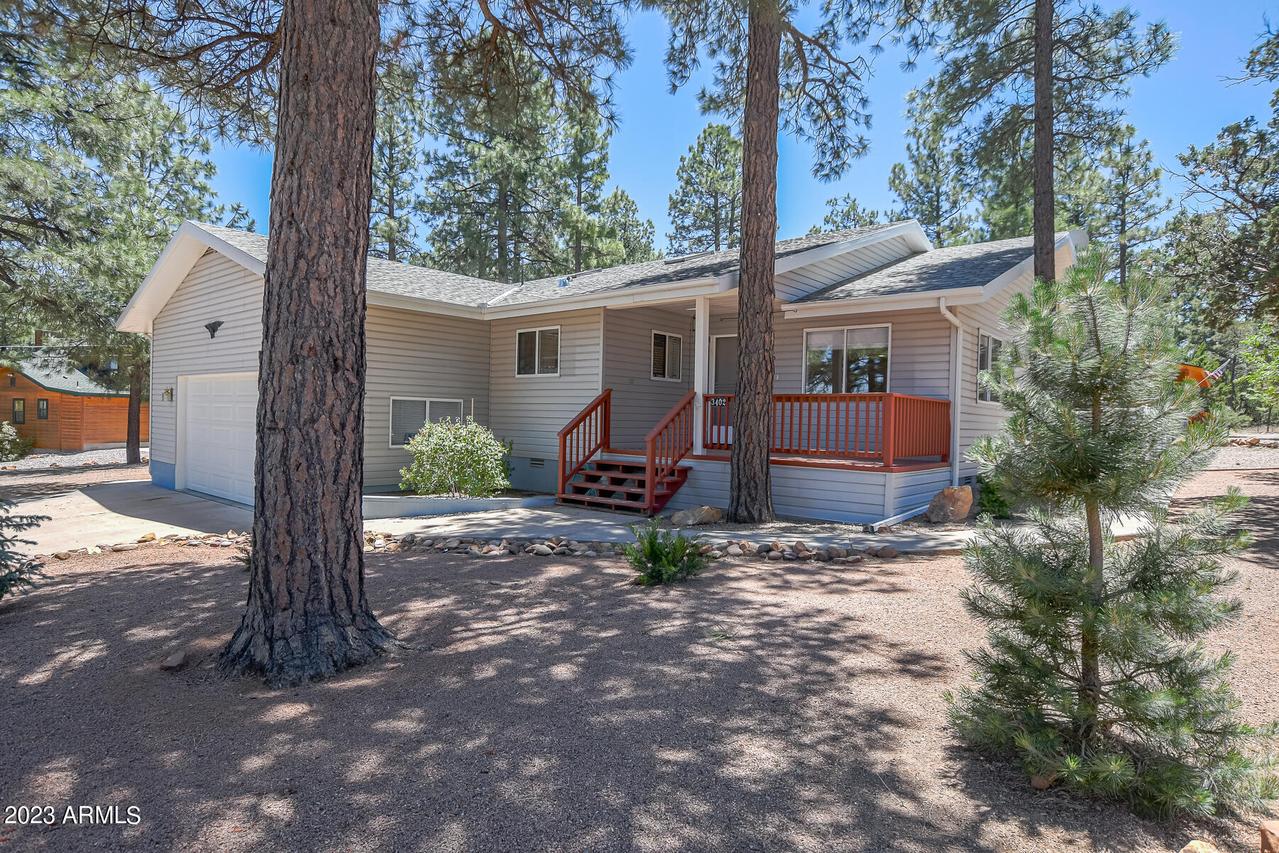 3402 Pine Cone Dr., Overgaard, AZ 85933