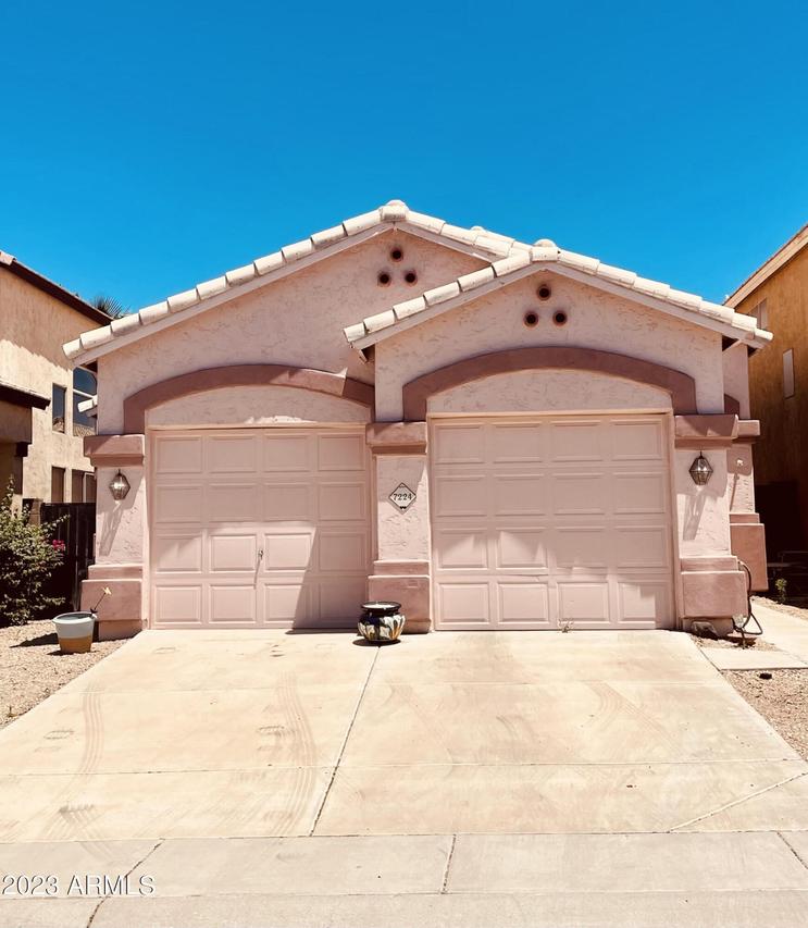7224 E Knoll St., Mesa, AZ 85207
