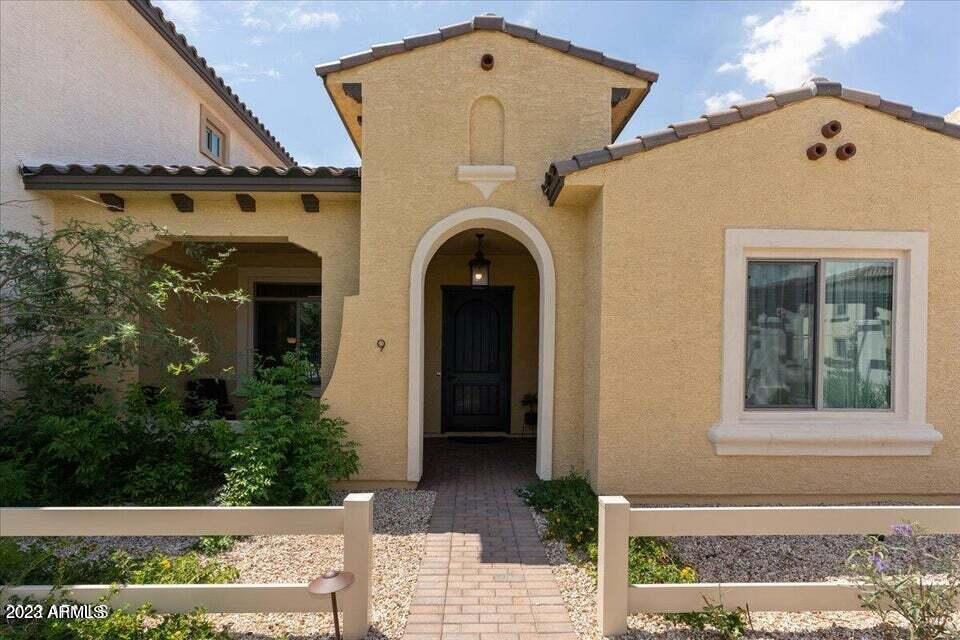 1500 E Wahalla Ln. #6W, Phoenix, AZ 85024