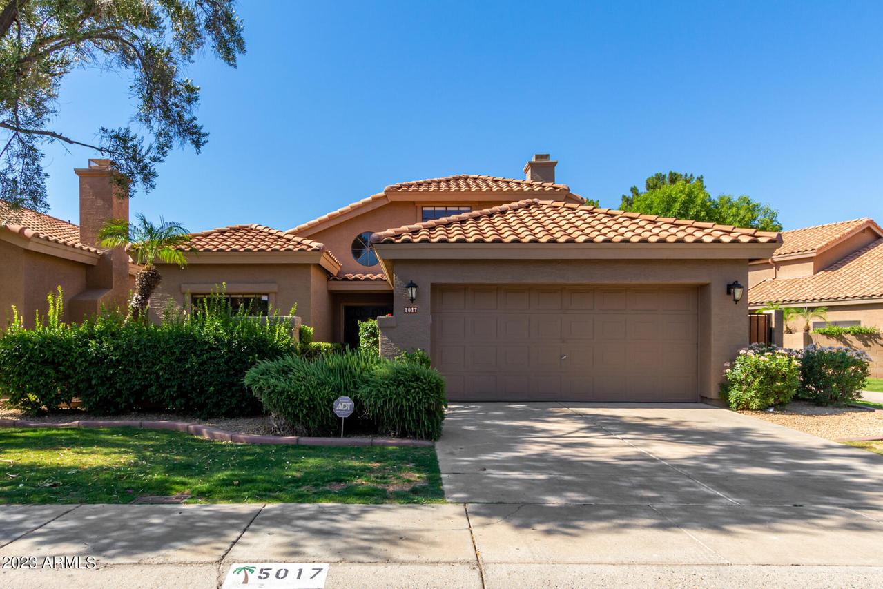 5017 E Tierra Buena Ln., Scottsdale, AZ 85254