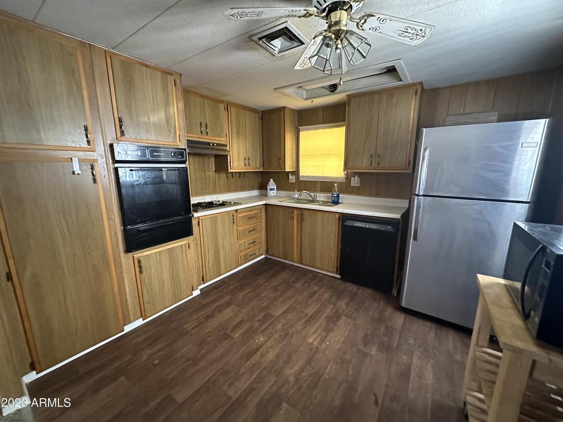 2050 W Dunlap Ave. #B150, Phoenix, AZ 85021