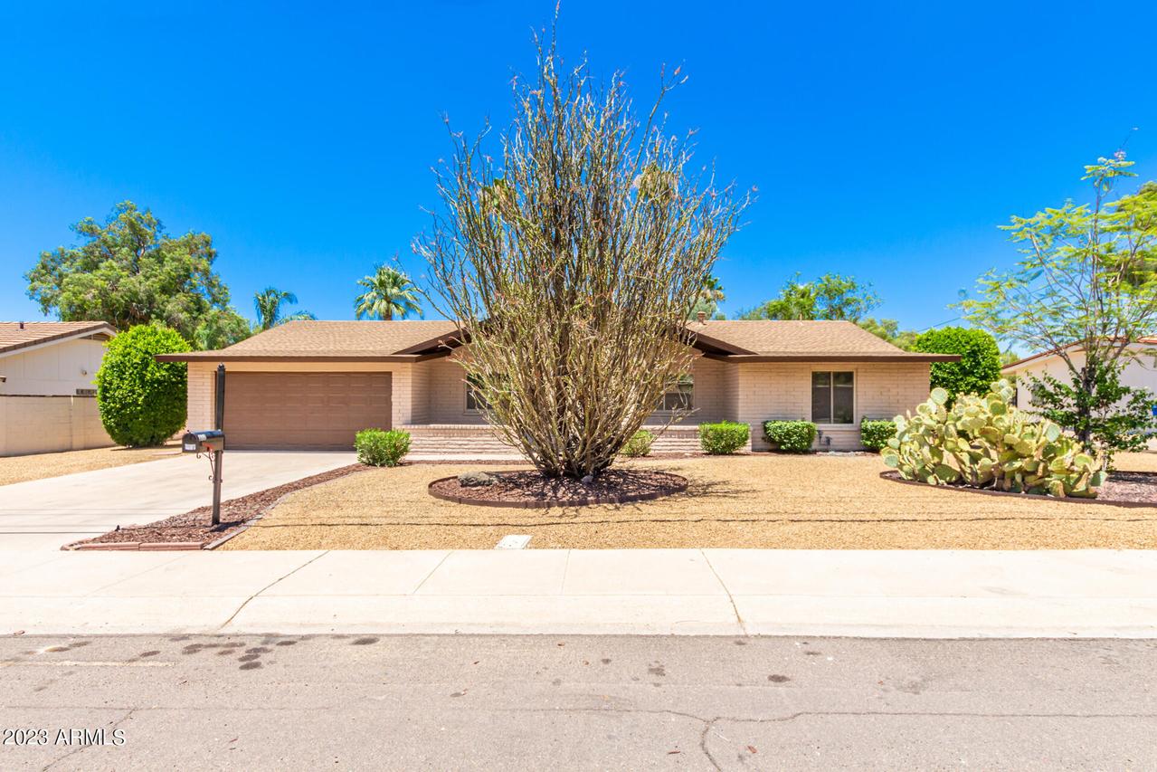 302 W Thunderbird Rd., Phoenix, AZ 85023