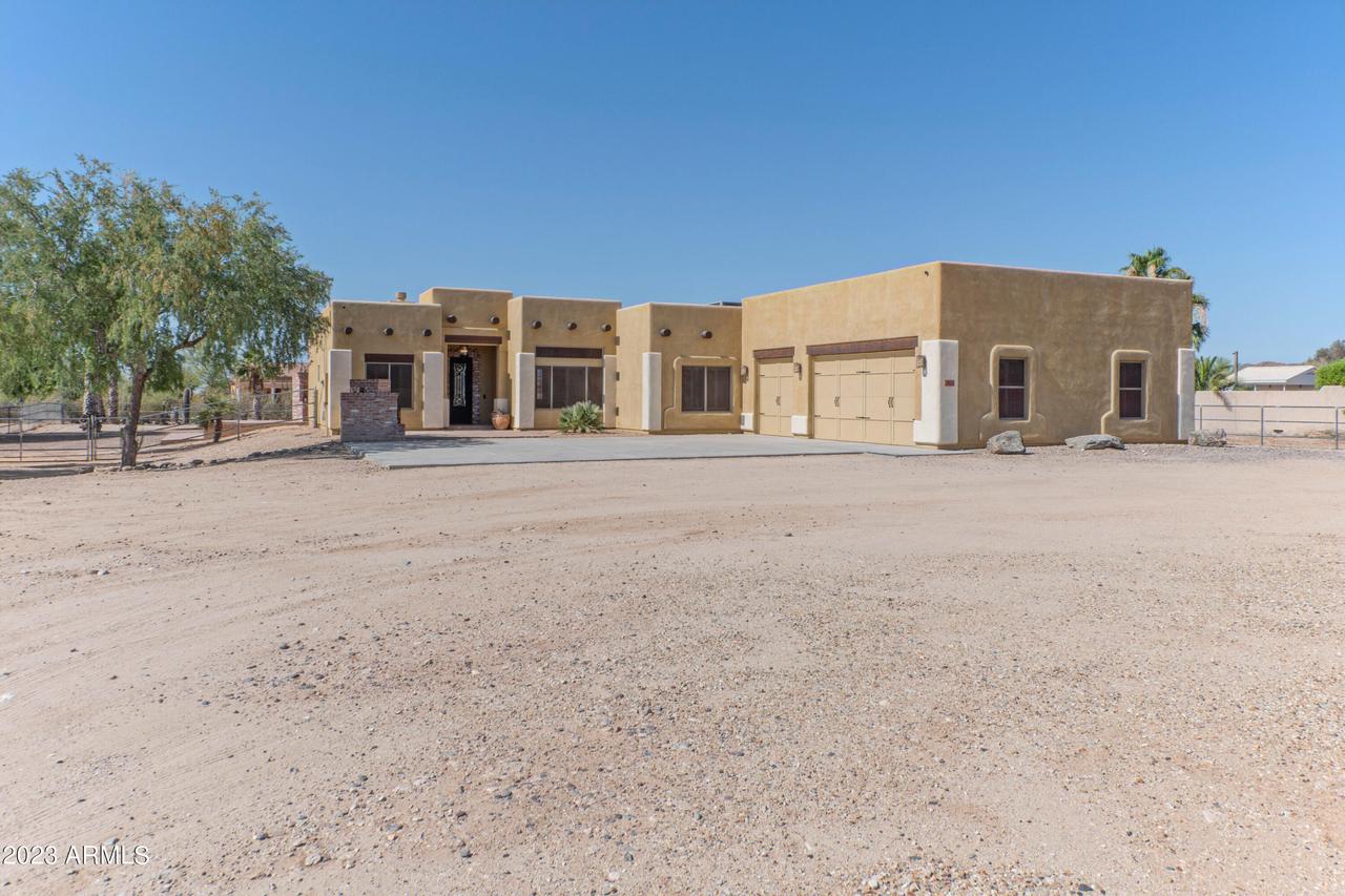 19819 W Meadowbrook Ave., Litchfield Park, AZ 85340