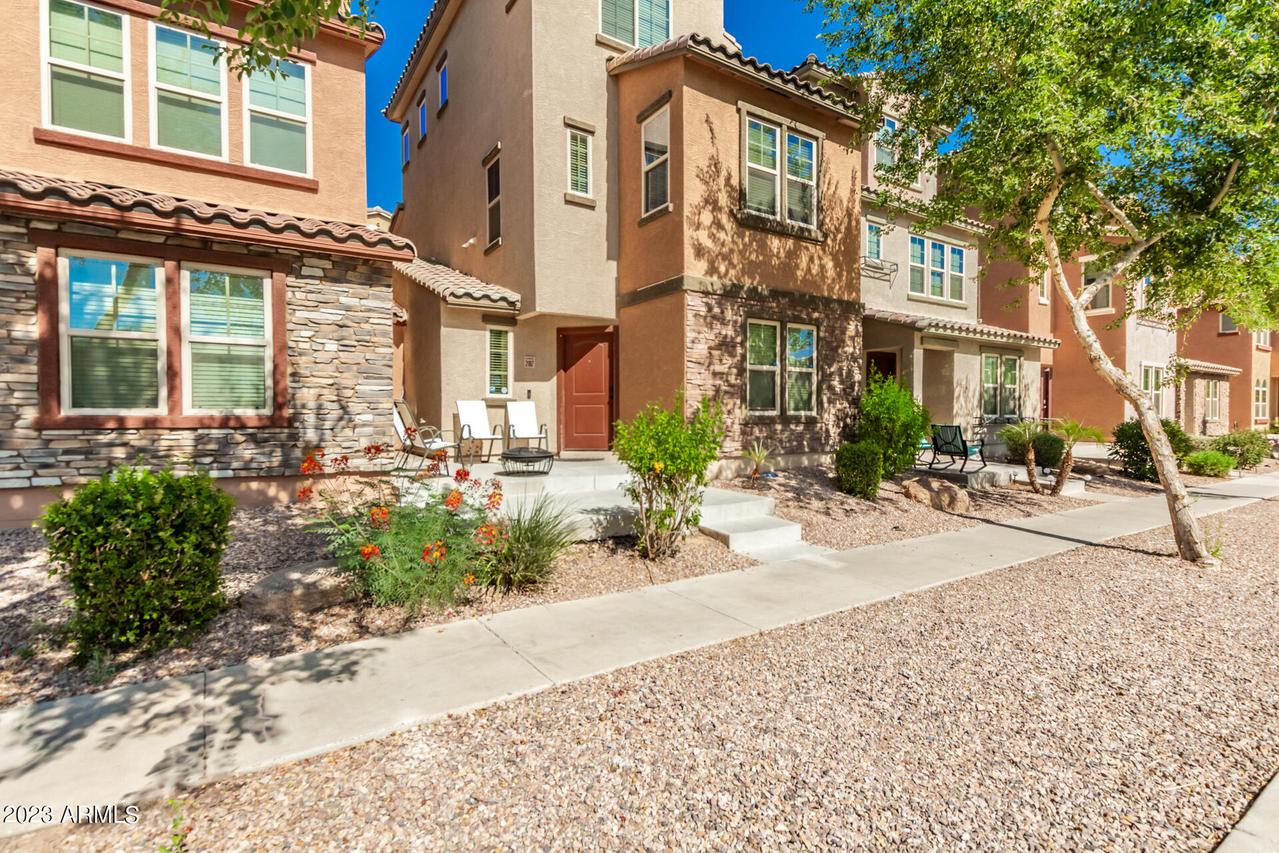 2107 N 77th Glen, Phoenix, AZ 85035