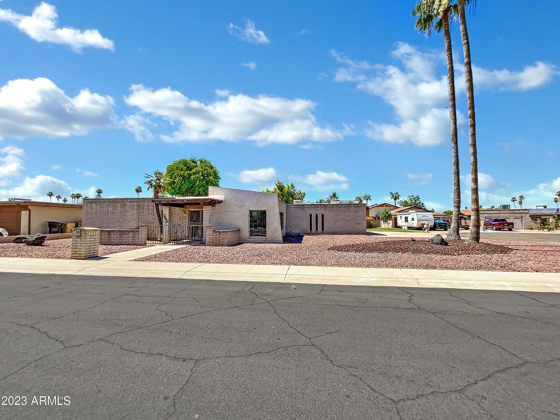 4625 W Morten Ave., Glendale, AZ 85301