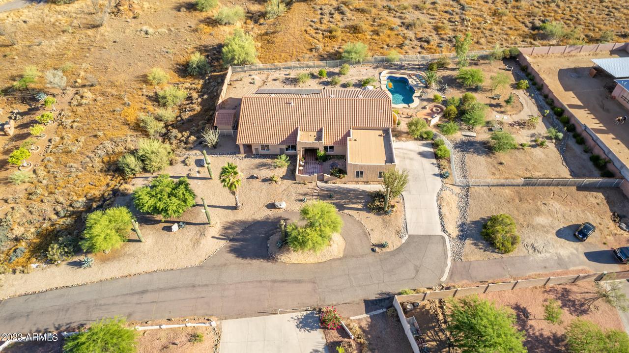 827 E Tanglewood Tr., Phoenix, AZ 85085