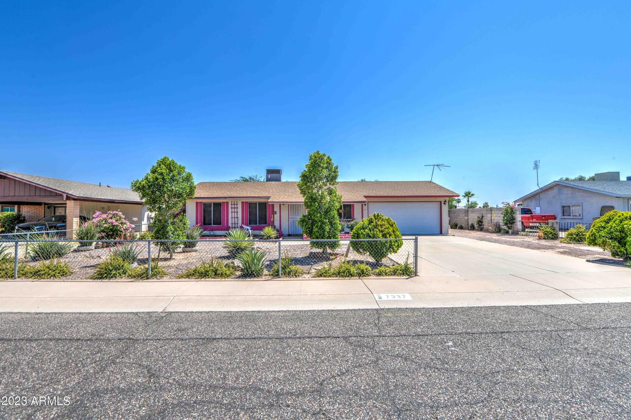 7337 W Sunnyslope Ln., Peoria, AZ 85345