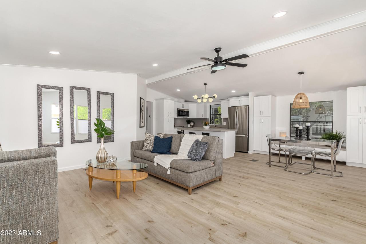 2233 E Behrend Dr. #15, Phoenix, AZ 85024