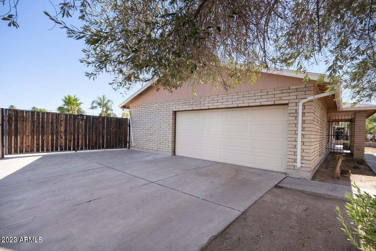 3048 W Greenway Rd., Phoenix, AZ 85053