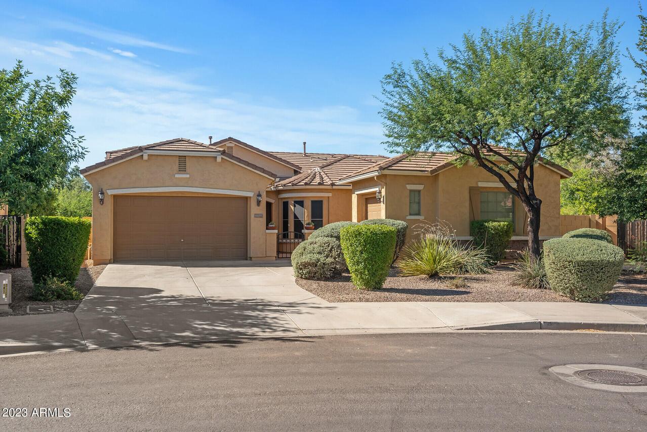 8438 N 183rd Dr., Waddell, AZ 85355