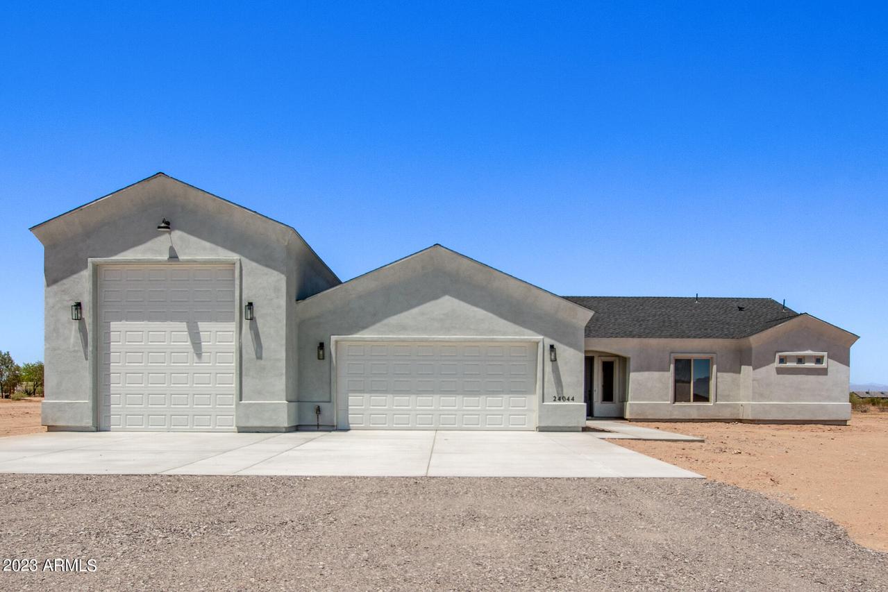 24044 W Redbird Rd., Wittmann, AZ 85361