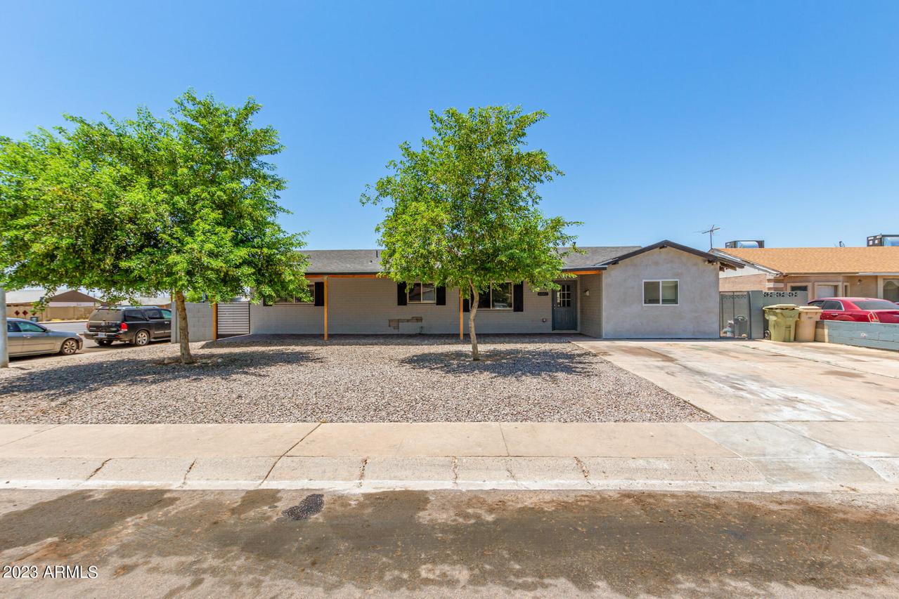6002 N 62nd Ln., Glendale, AZ 85301