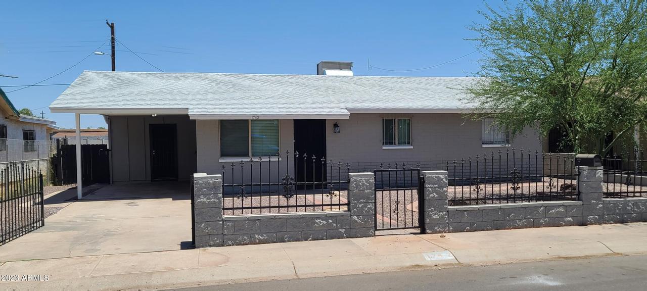1742 E Tamarisk Ave., Phoenix, AZ 85040