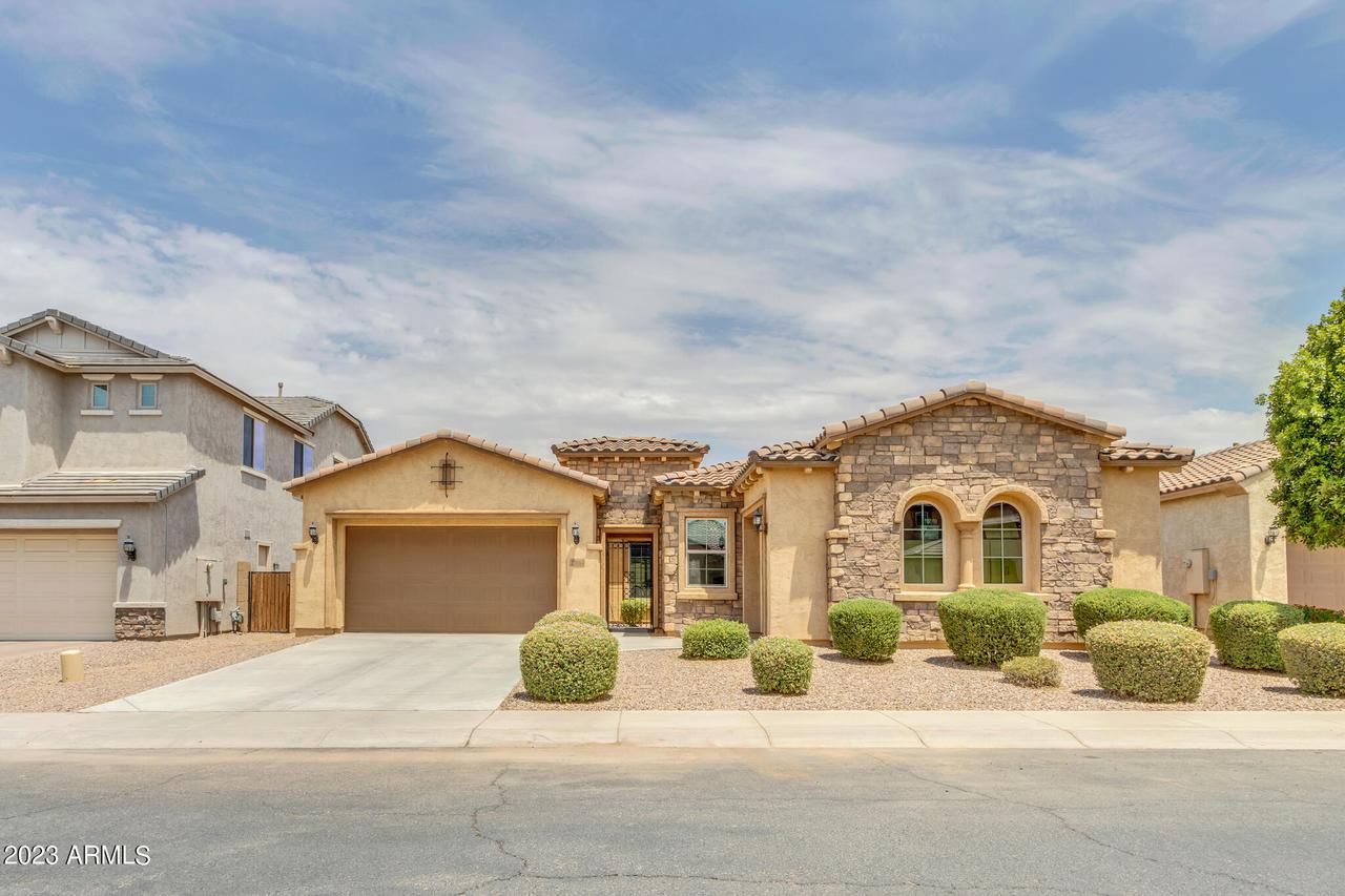 11044 E Travertine Ave., Mesa, AZ 85212