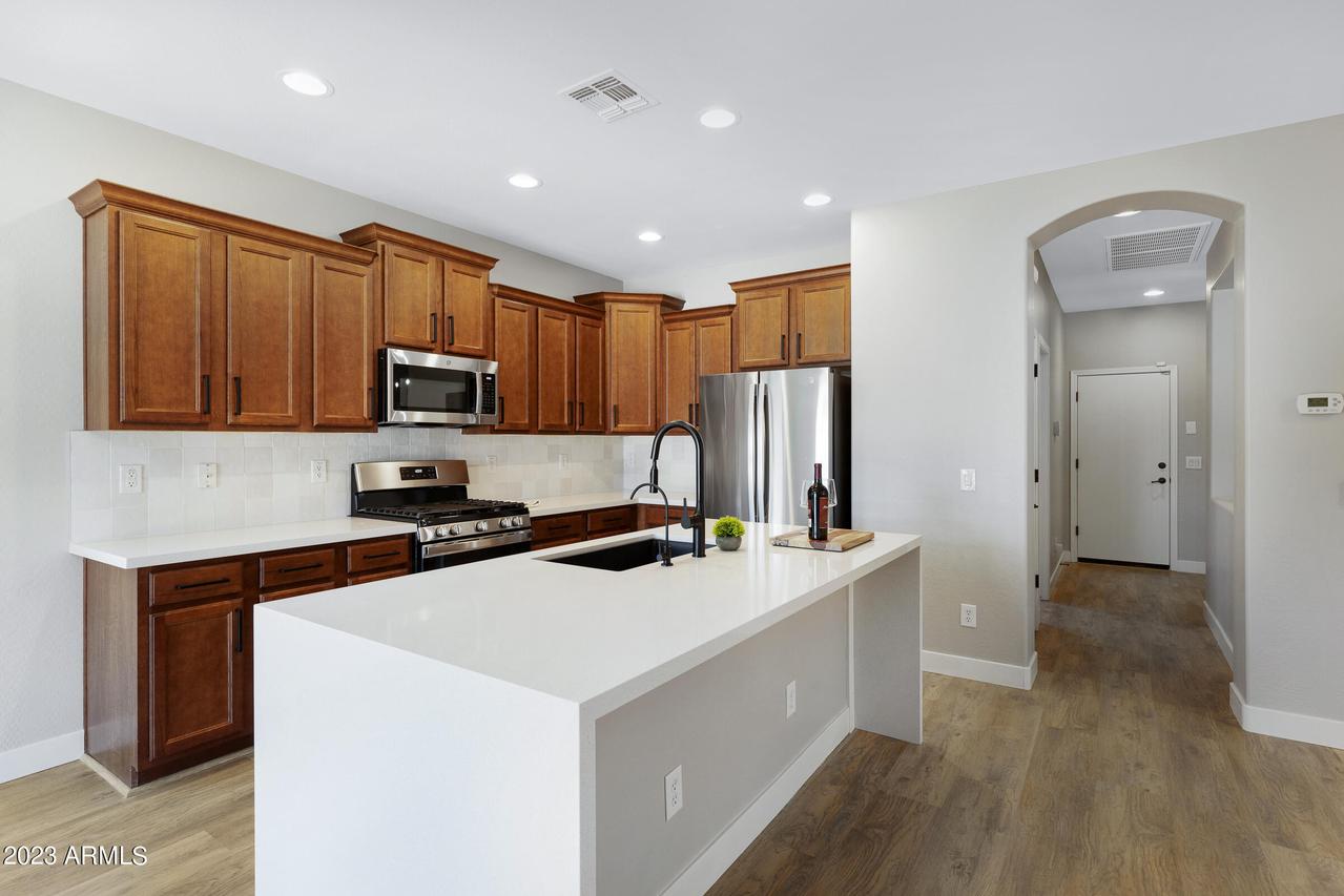 793 W Trellis Rd., San Tan Valley, AZ 85140