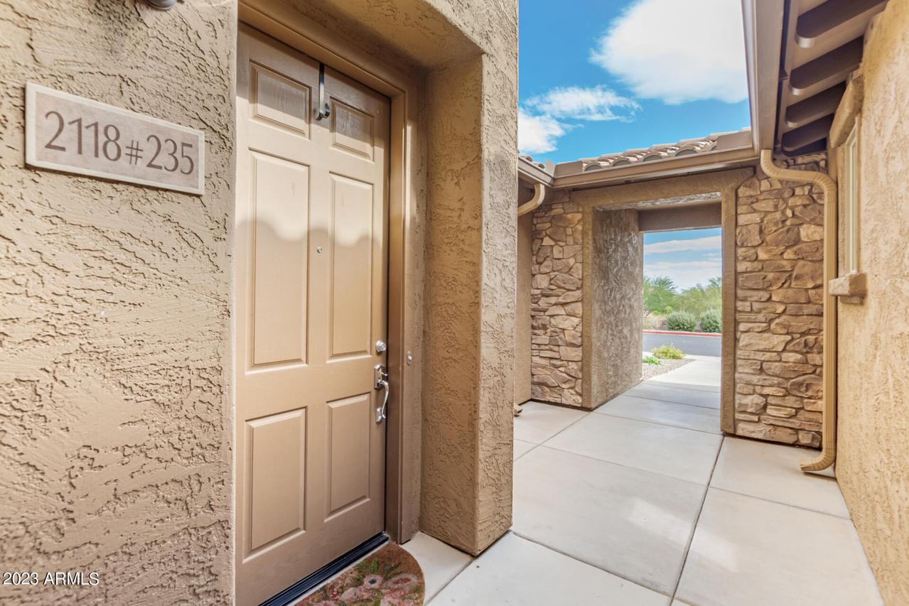 2118 W Hunter Ct. #235, Phoenix, AZ 85085