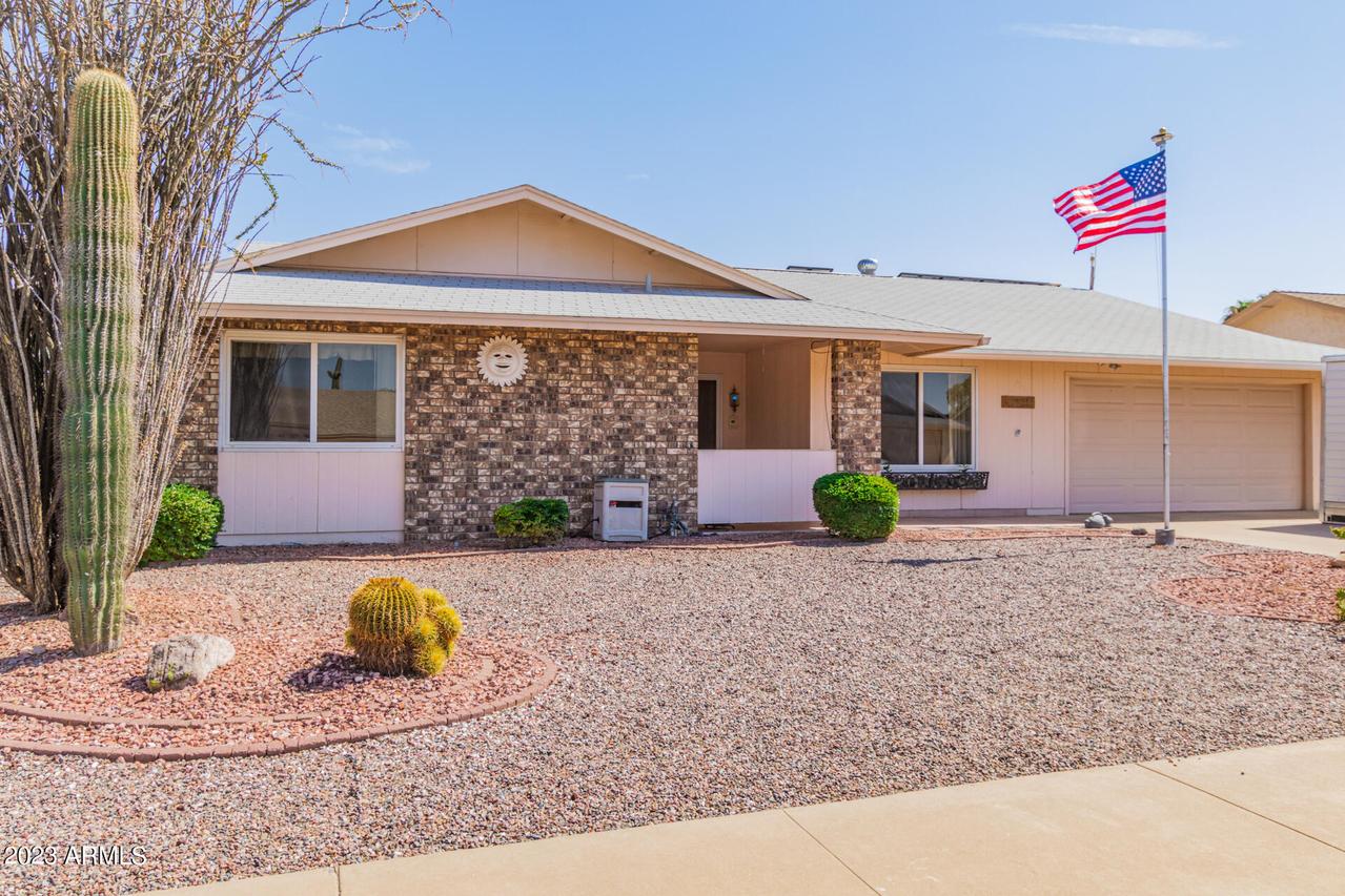 10319 W Willow Creek Cir., Sun City, AZ 85373