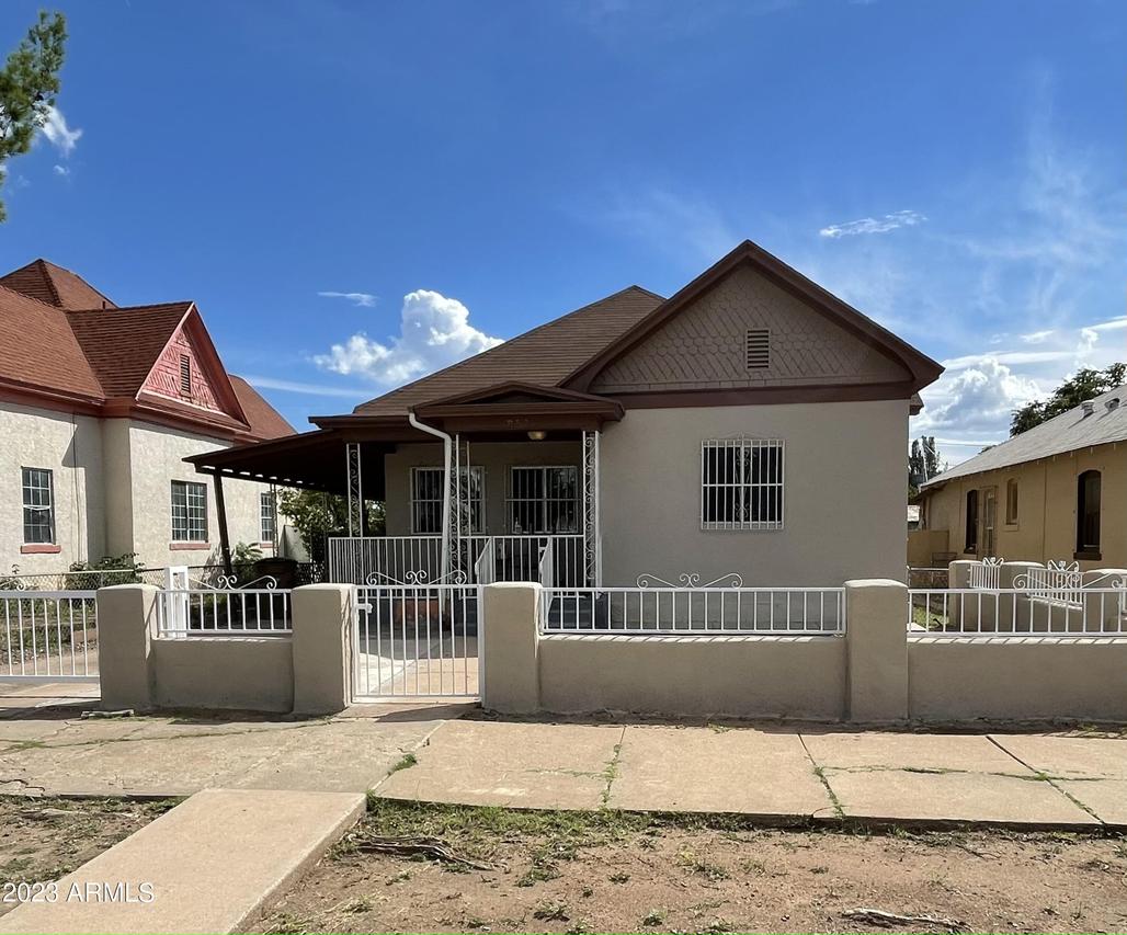 851 E 9th St., Douglas, AZ 85607