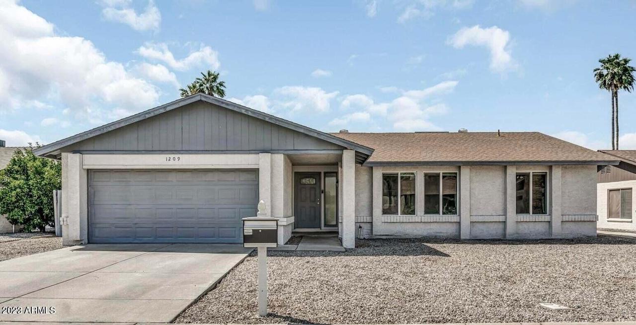 1209 W Loughlin Dr., Chandler, AZ 85224