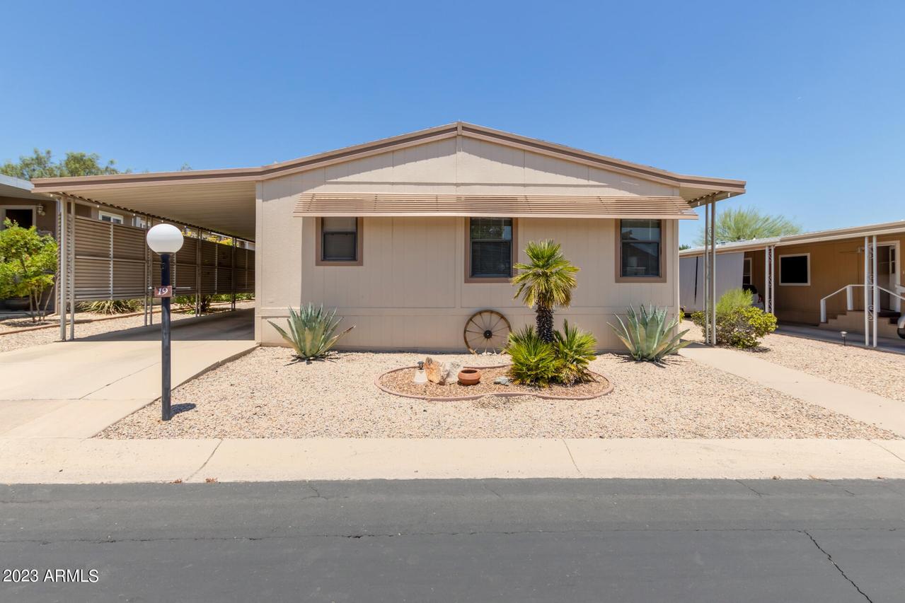 2233 E Behrend Dr. #19, Phoenix, AZ 85024