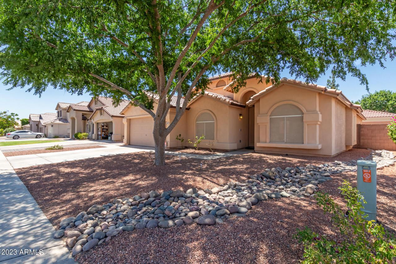 689 W Minton Dr., Tempe, AZ 85282