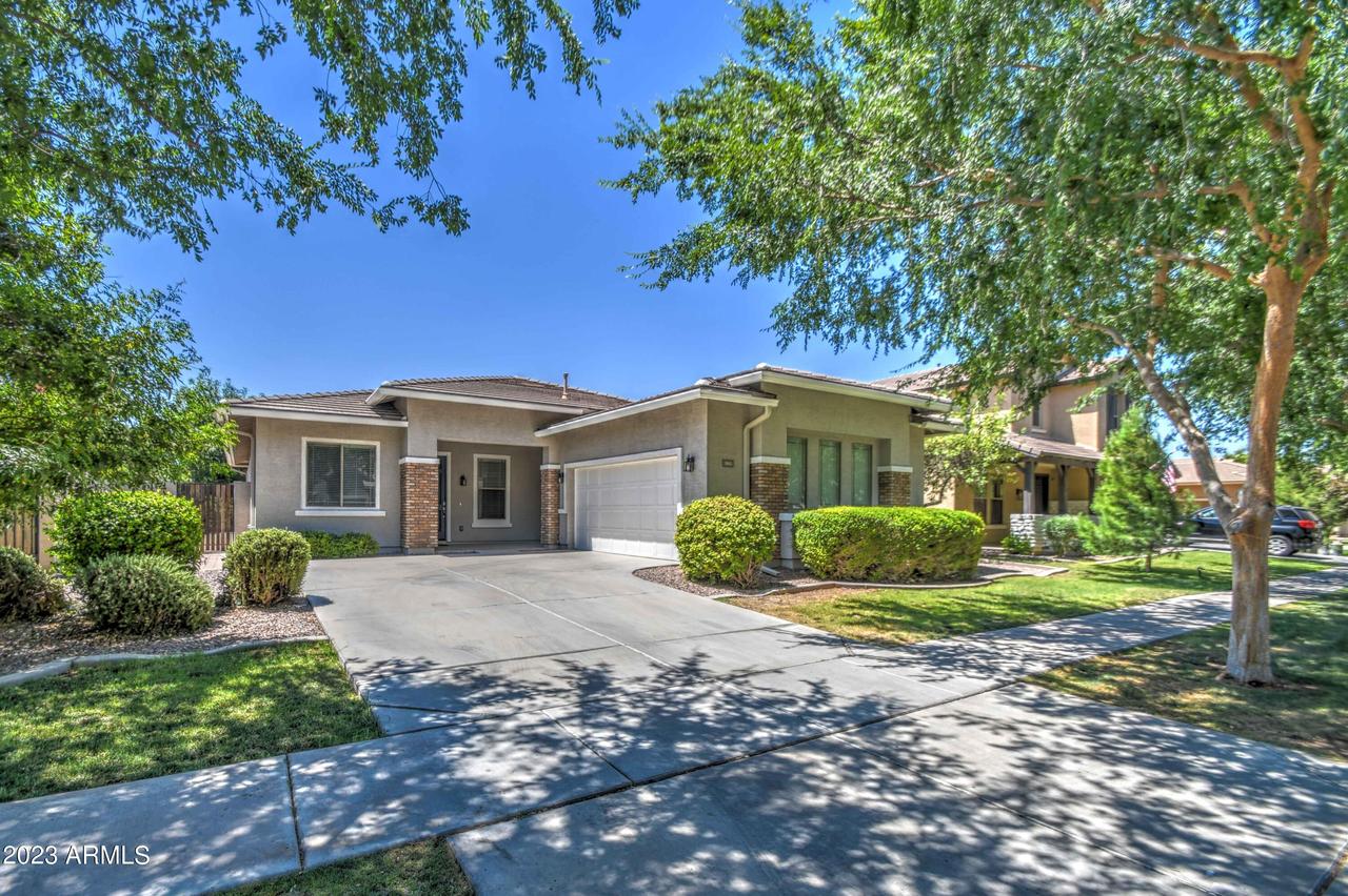 3863 E Comstock Dr., Gilbert, AZ 85296