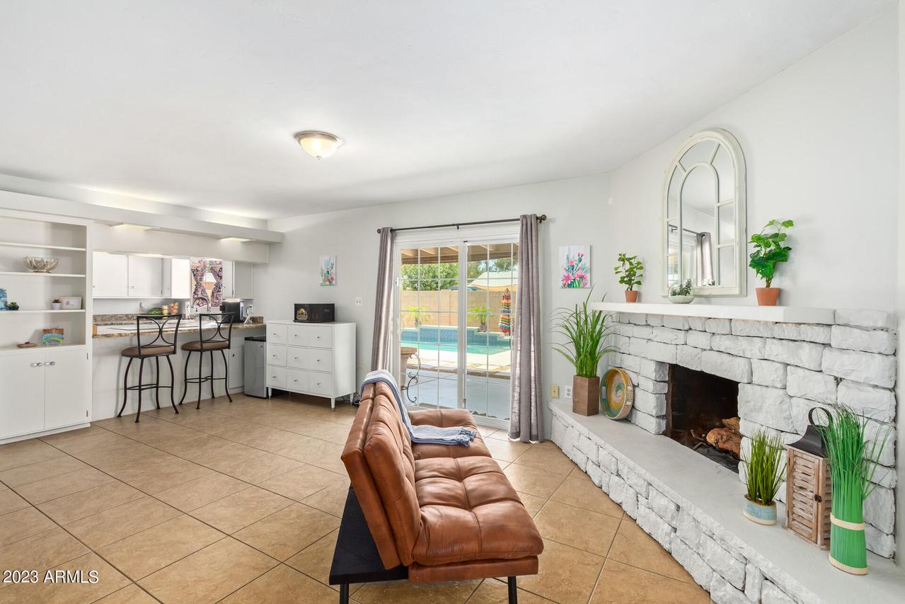 1517 W Ocotillo Rd., Phoenix, AZ 85015