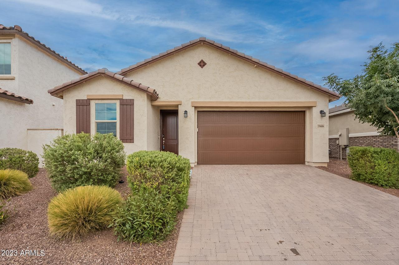 19606 W Montecito Ave., Litchfield Park, AZ 85340
