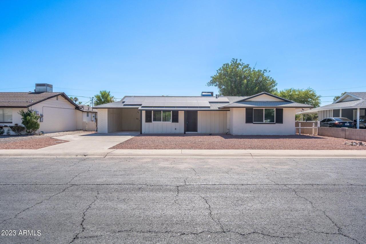 11808 N Hacienda Dr., Sun City, AZ 85351