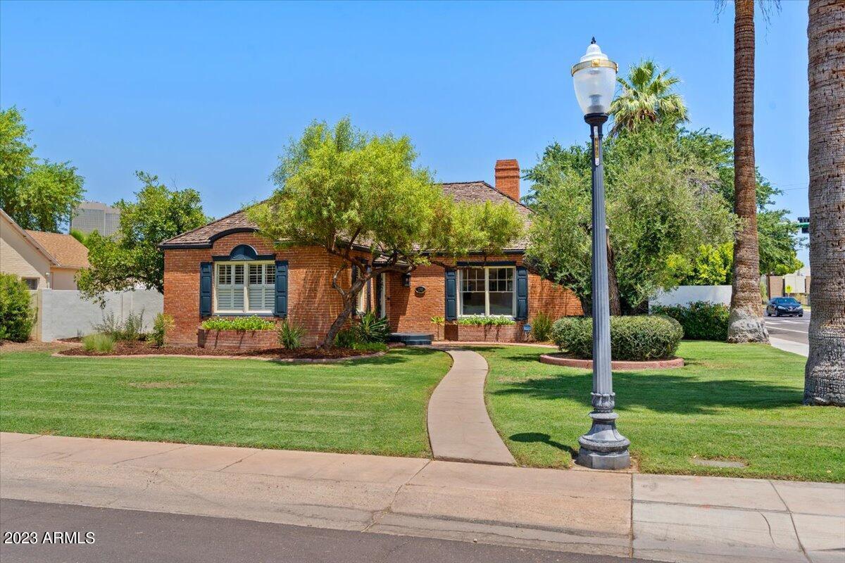 130 E Alvarado Rd., Phoenix, AZ 85004