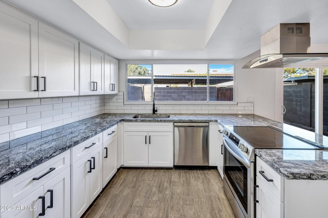 5746 N 44th Dr., Glendale, AZ 85301