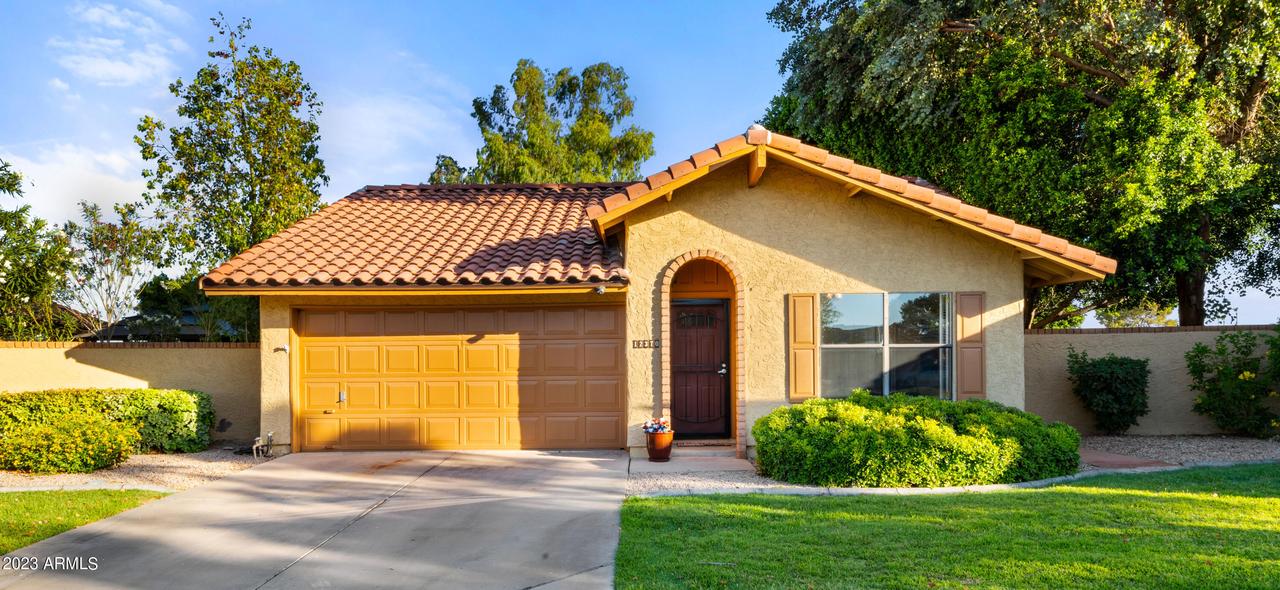 12370 S Shoshoni Dr., Phoenix, AZ 85044