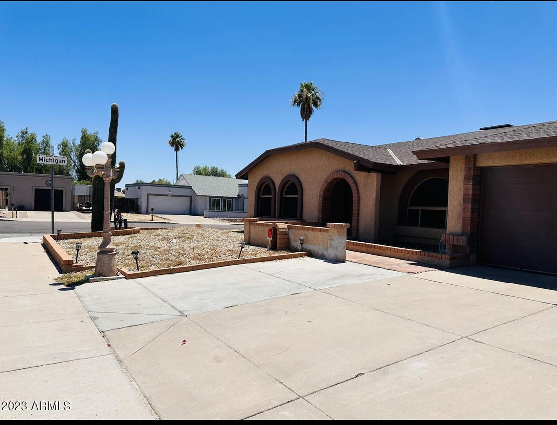 18046 N 42nd Dr., Glendale, AZ 85308