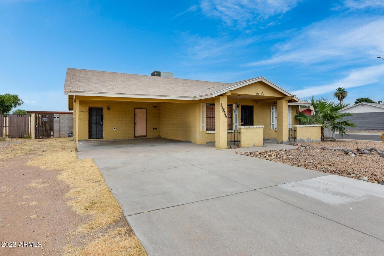 11216 N 43 Dr., Glendale, AZ 85304