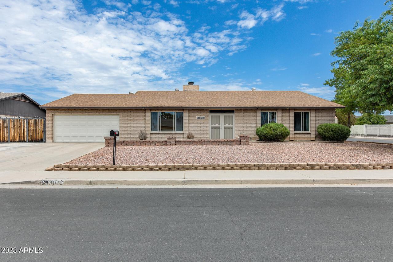 3102 W Betty Elyse Ln., Phoenix, AZ 85053