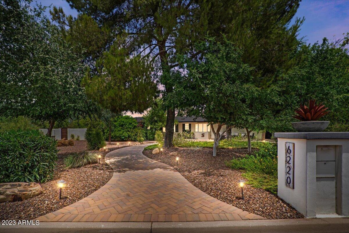 6220 E Clinton St., Scottsdale, AZ 85254