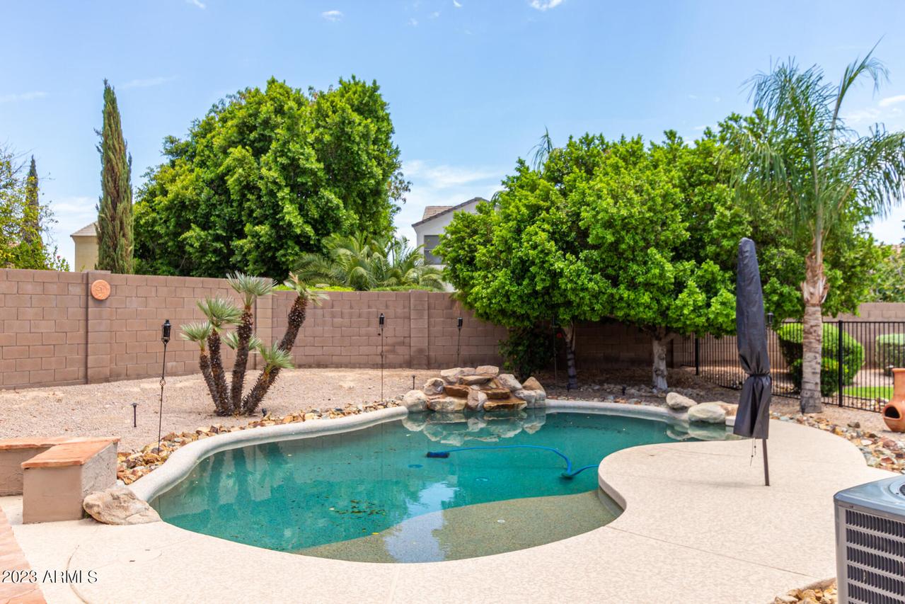 22827 N Romo Loop, Phoenix, AZ 85027