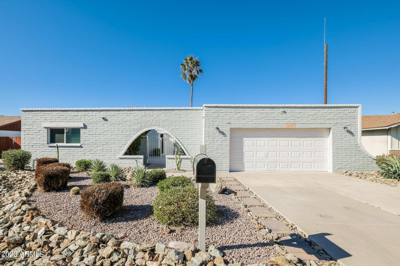 13816 N 33rd Dr., Phoenix, AZ 85053