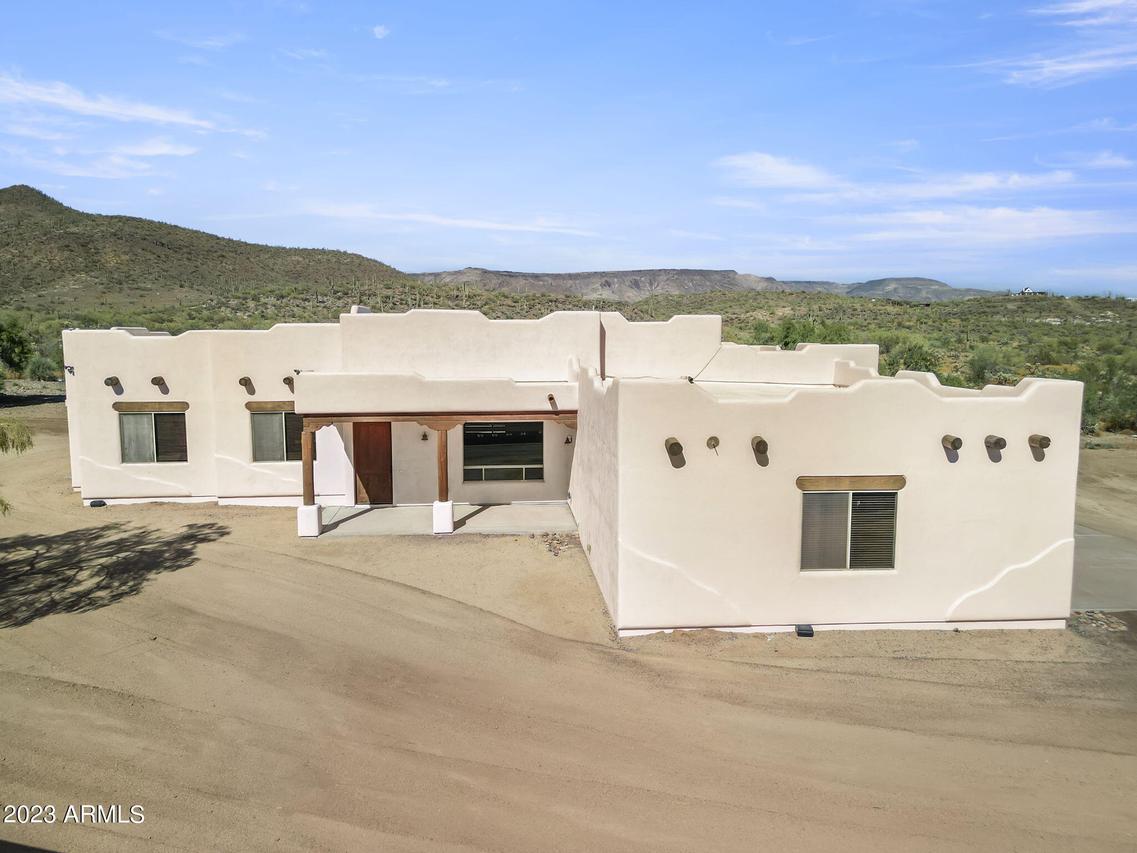 49903 N 21st Dr., New River, AZ 85087