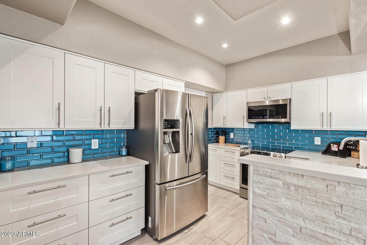 7401 W Arrowhead Clubhouse Dr. #2045, Glendale, AZ 85308