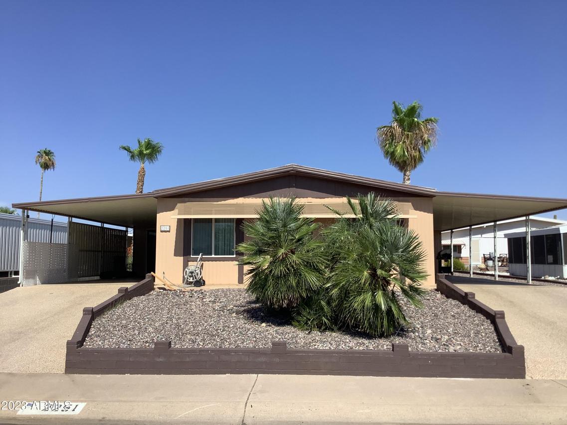 2251 N Nicklaus Dr., Mesa, AZ 85215