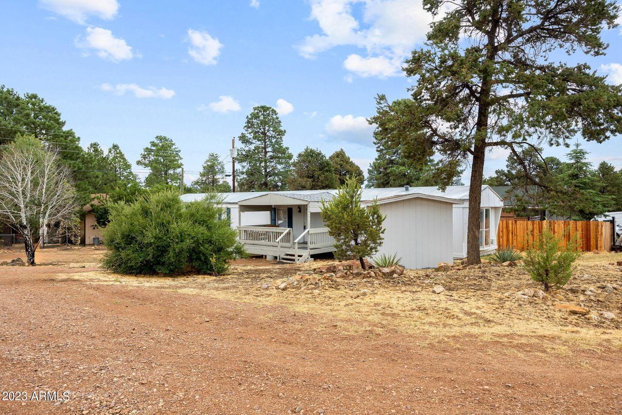 2019 Broken Arrow Rd., Overgaard, AZ 85933