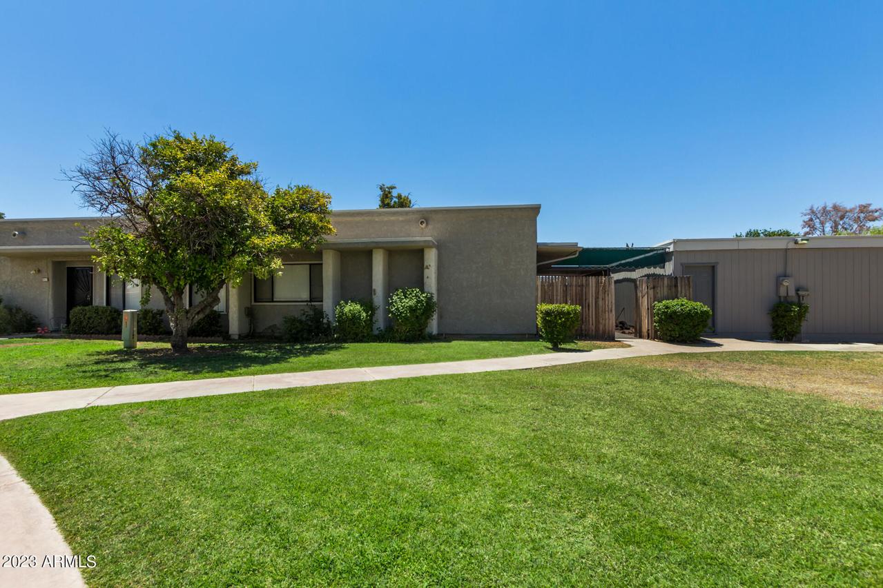 8823 N New World Dr., Glendale, AZ 85302