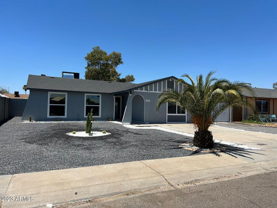 1938 N 69th Ave., Phoenix, AZ 85035