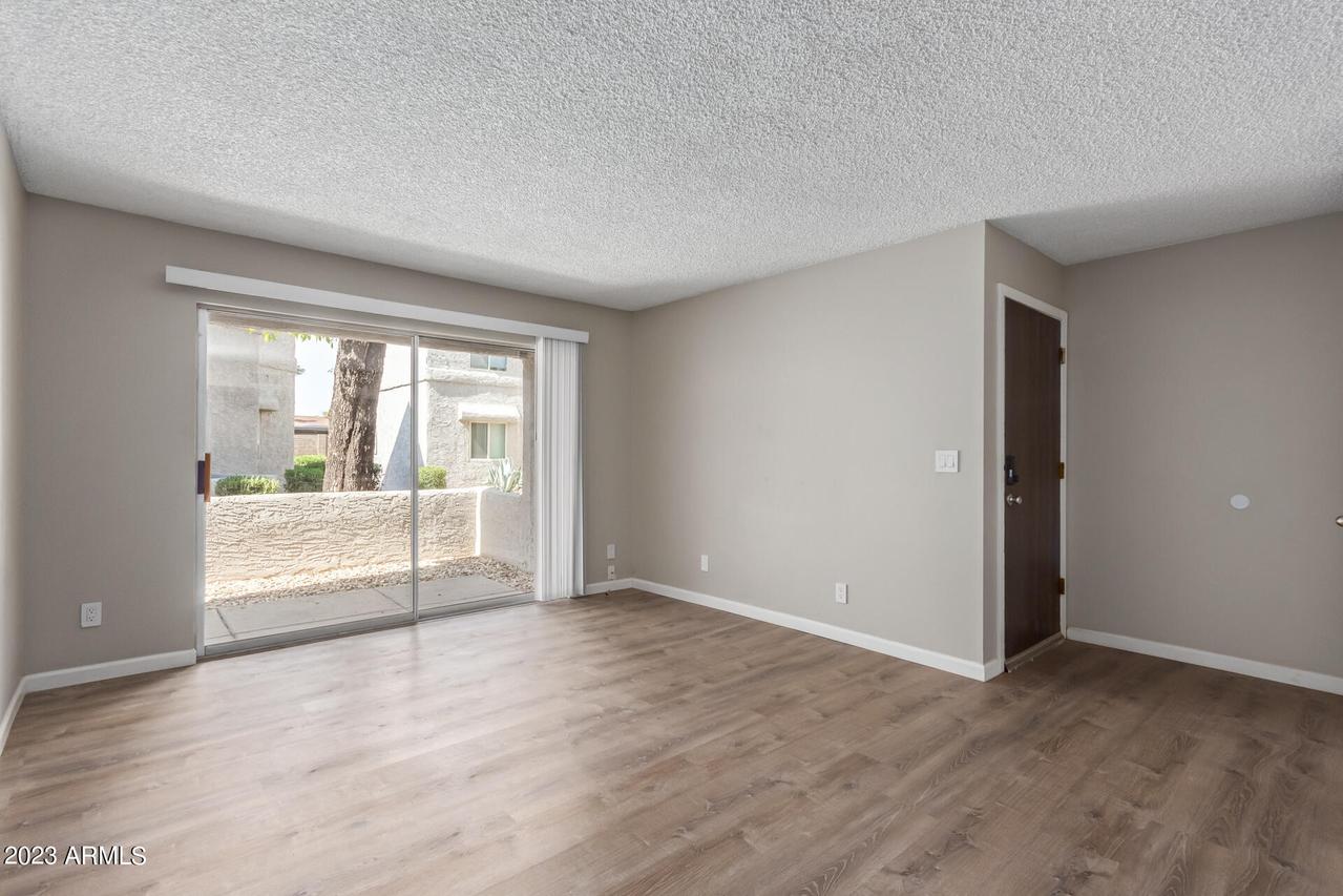 4444 E Paradise Village Pkwy. #106, Phoenix, AZ 85032