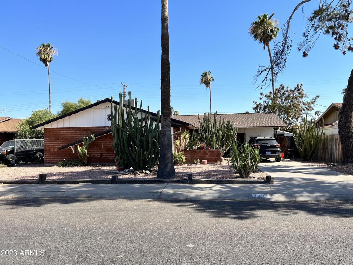3801 W Keim Dr., Phoenix, AZ 85019
