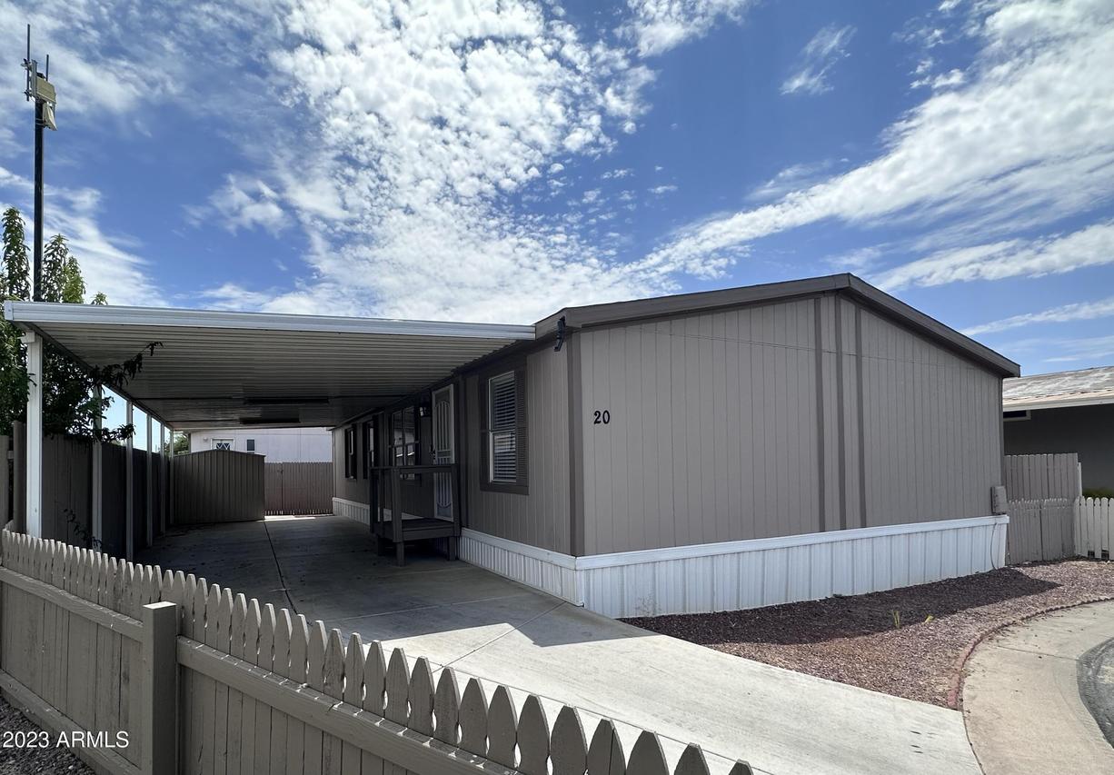 8427 W Glendale Ave. #20, Glendale, AZ 85305